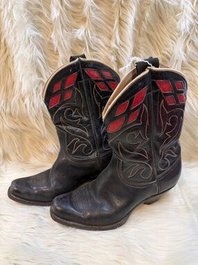 Vintage 1940’s Justin Boots Black Leather Western Boots with Red Accent Womens 6